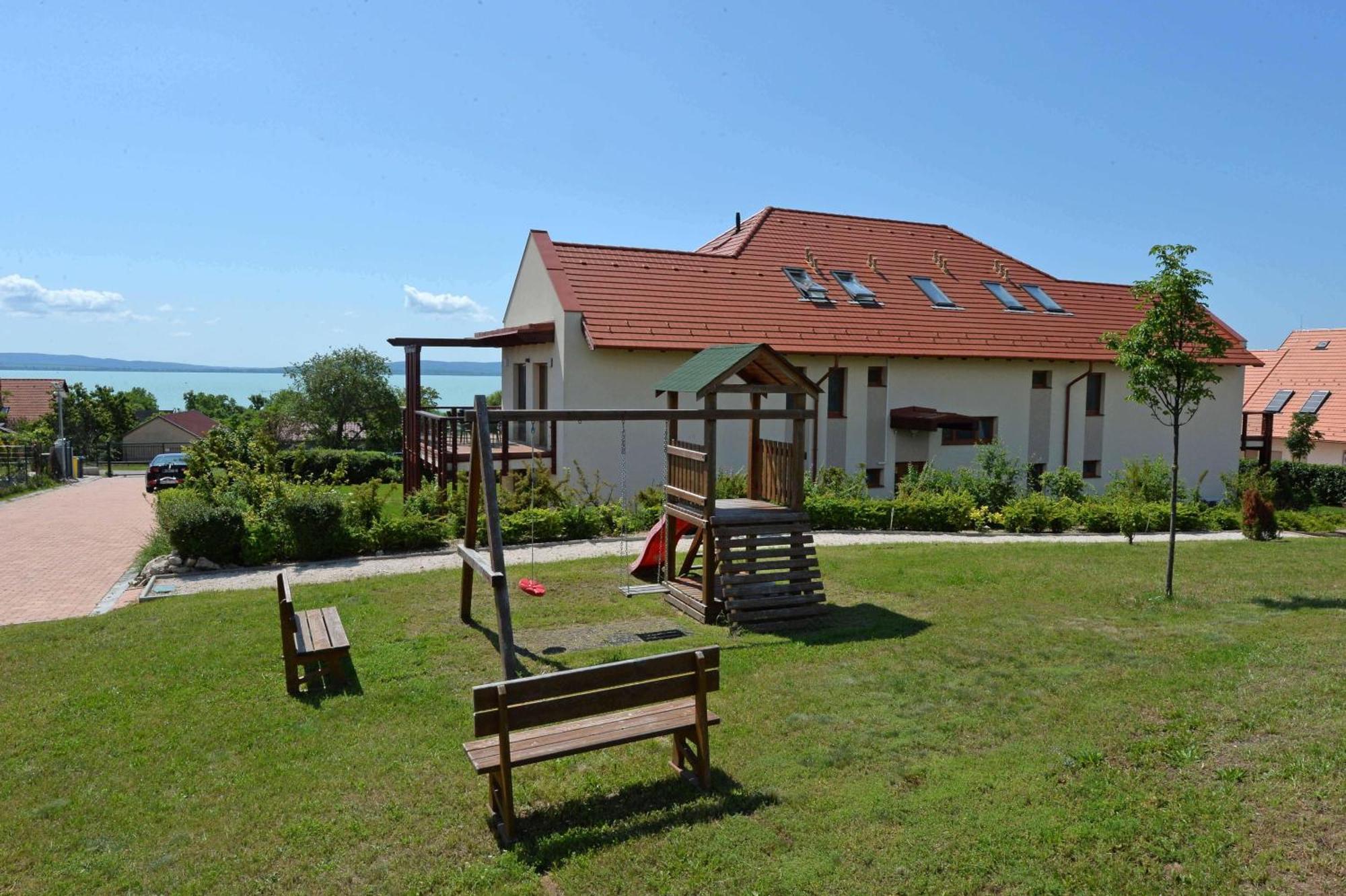 Aranymandula Apartmanok Balatonakali Eksteriør billede